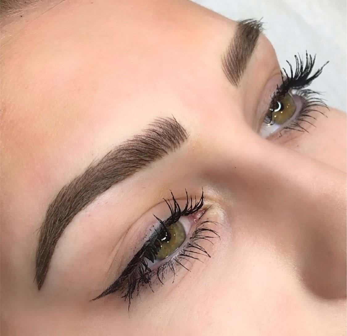 Brunette,Combo Brows